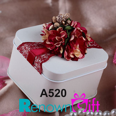 red velvet white tin box